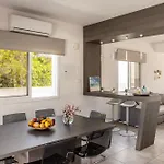 Villa Bay View 5 *