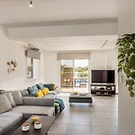 Bay View 5 *